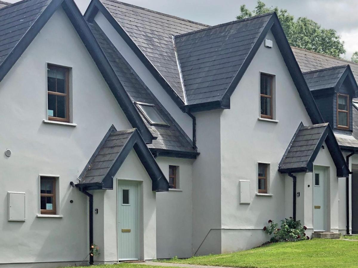 Old Court Holiday Homes Terryglass - Sleeps 6 By Trident Holiday Homes Kültér fotó