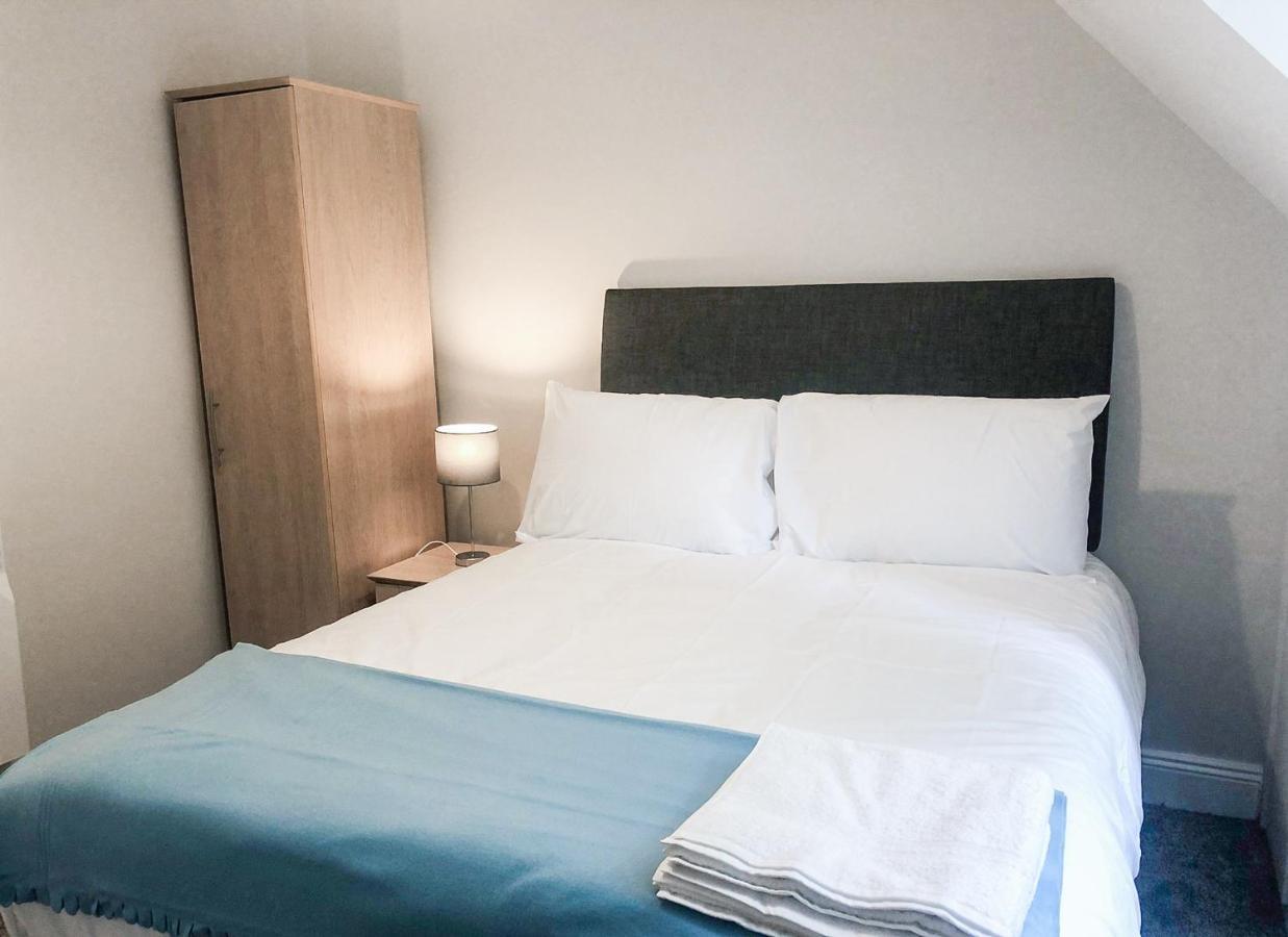Old Court Holiday Homes Terryglass - Sleeps 6 By Trident Holiday Homes Kültér fotó