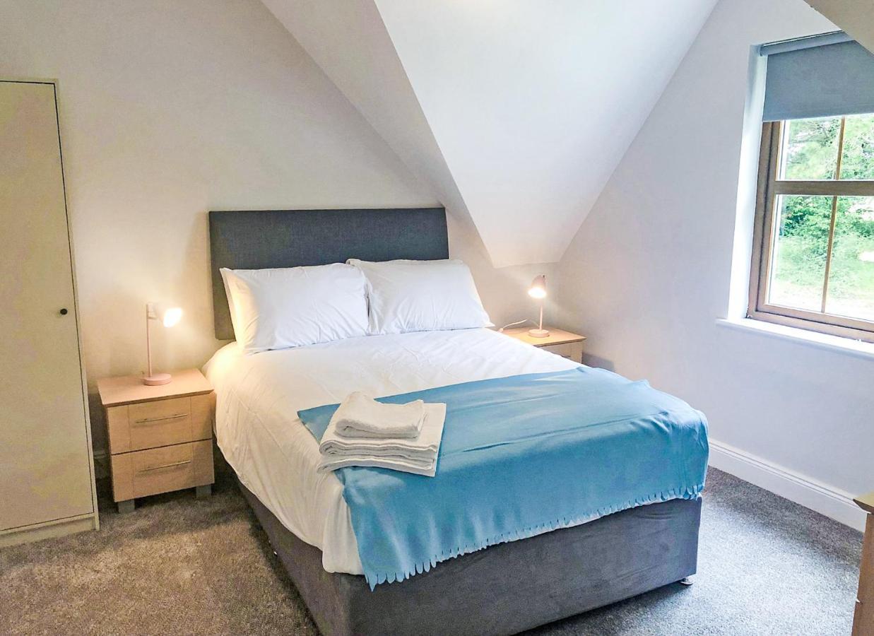 Old Court Holiday Homes Terryglass - Sleeps 6 By Trident Holiday Homes Kültér fotó