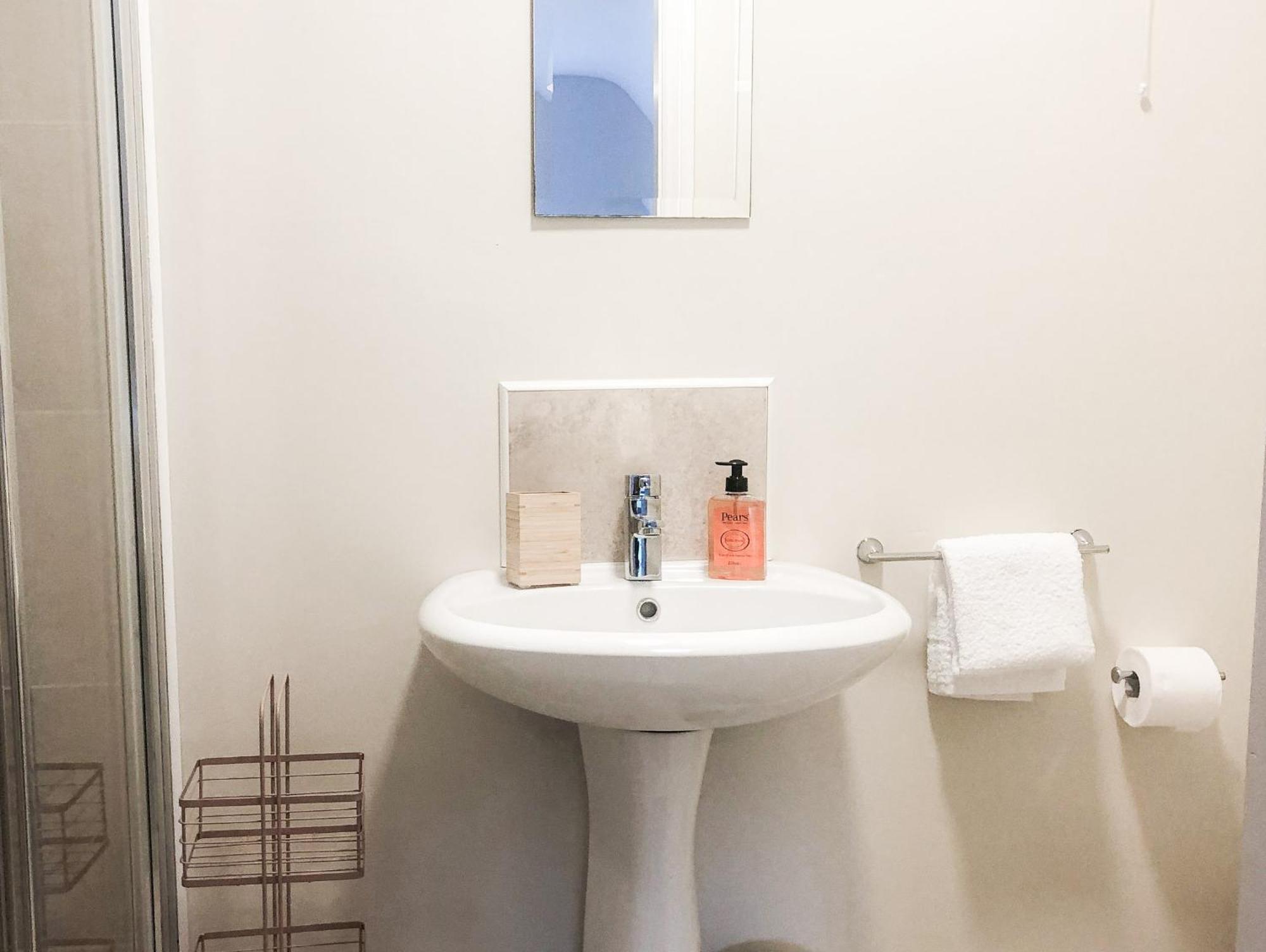 Old Court Holiday Homes Terryglass - Sleeps 6 By Trident Holiday Homes Kültér fotó